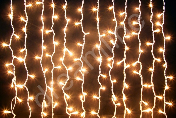 LED Lichtervorhang Warmweiß mit weißem Kabel, 100cm Breite, 150cm Höhe und 150 warmweißen LEDs